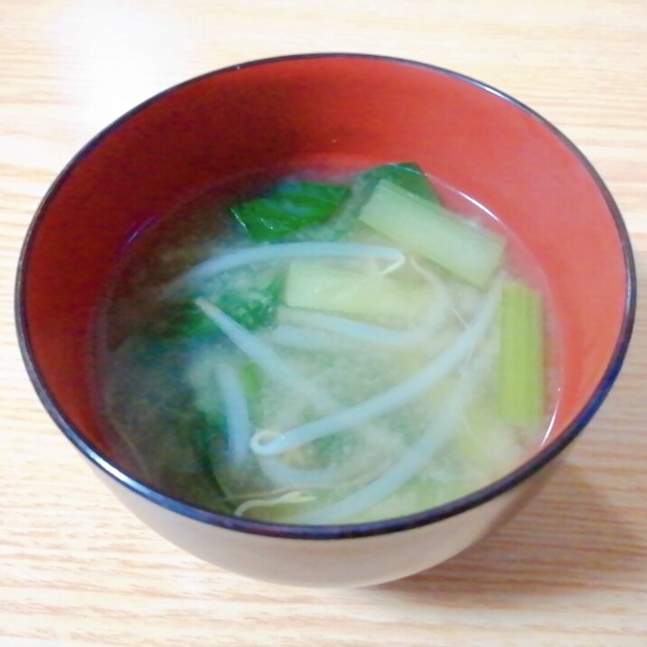 もやしと小松菜の味噌汁